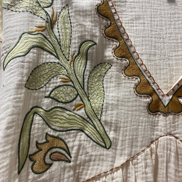 Easel Cream and Green Embroidered Blouse - Picture 2 of 4